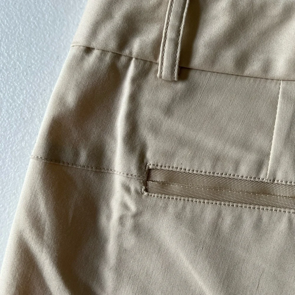 Ralph Lauren Women's Khaki Knee-Length Golf Shorts Size 2 NWT